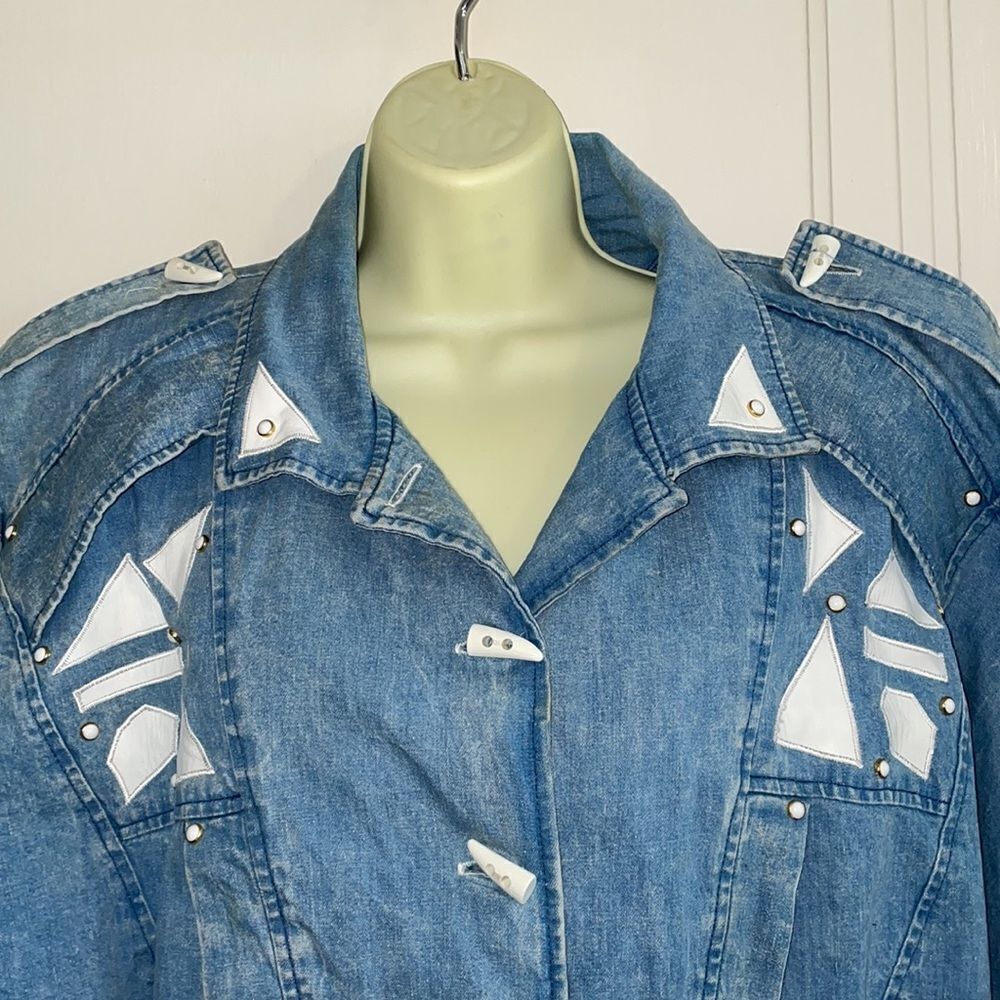 Vtg 80s Jez blue denim jacket/white embroidered geometric shape embellishments - Picture 3 of 10